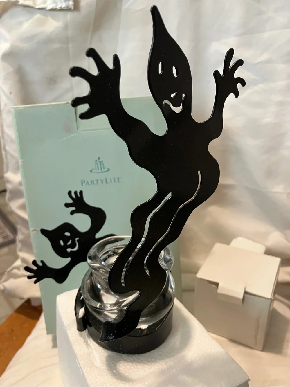 New. Partylite 2 pc black wrought iron. Shadow Dancers